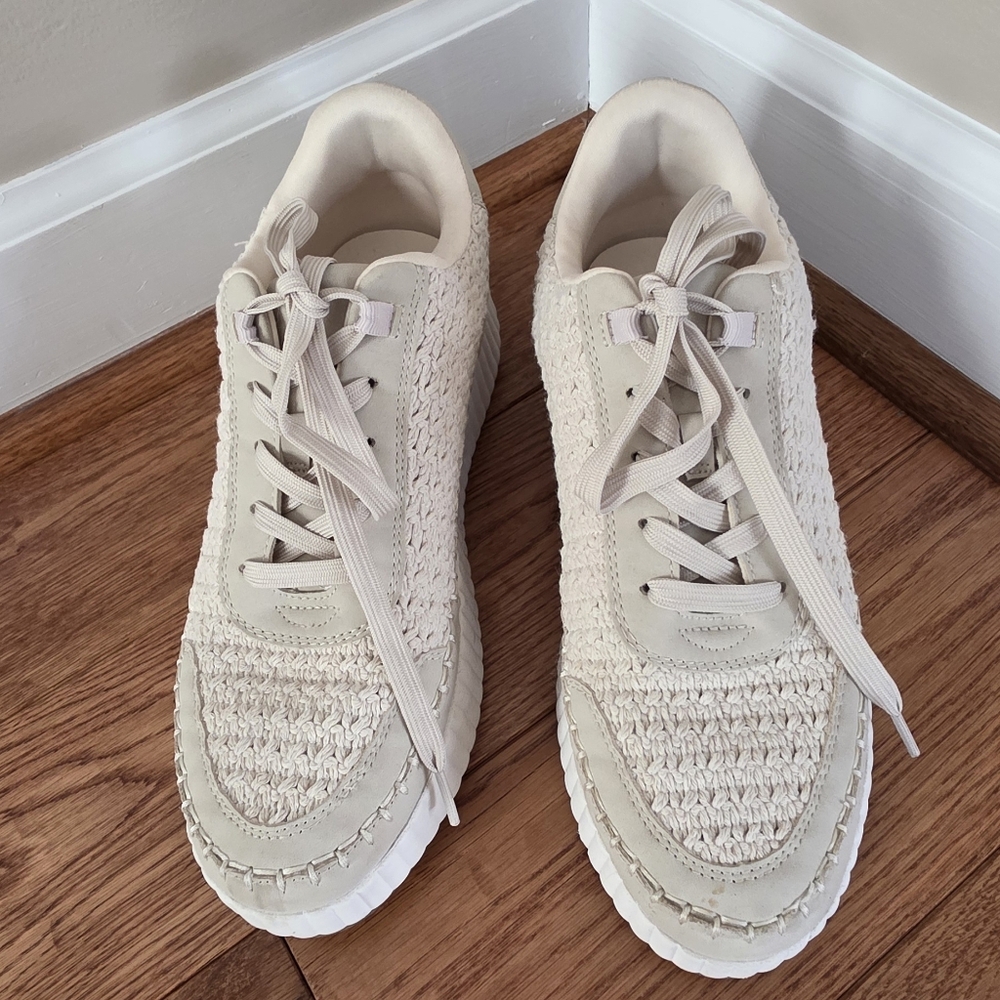 Dolce Vita Frida Sneakers - Picture 2 of 6